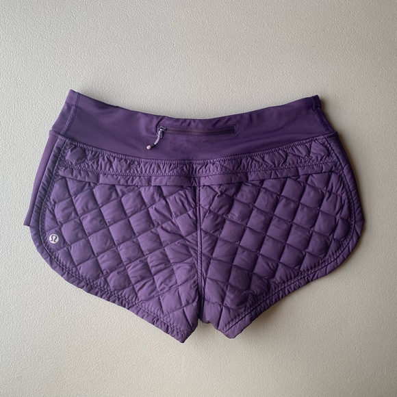 Lululemon Hot Cheeks Short - Picture 2 of 6